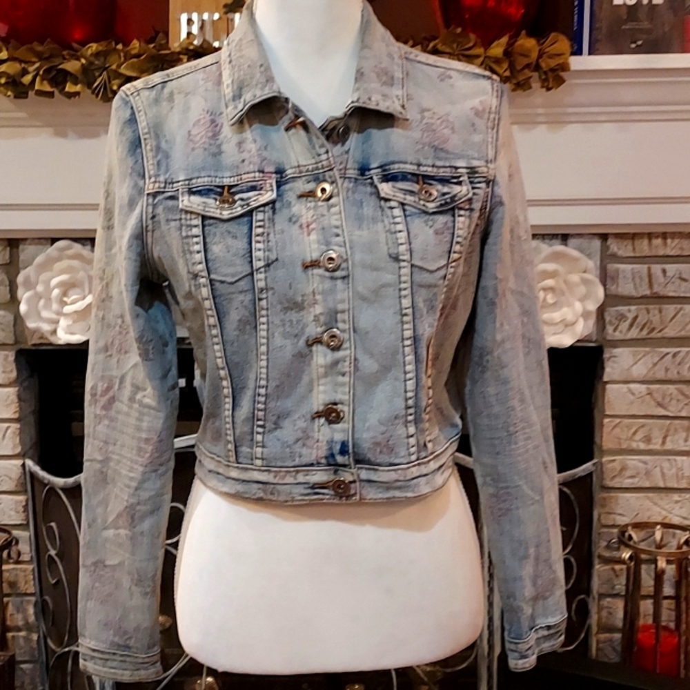 Chiole Lightwash Denim Floral Cropped Jean Jacket, Size S